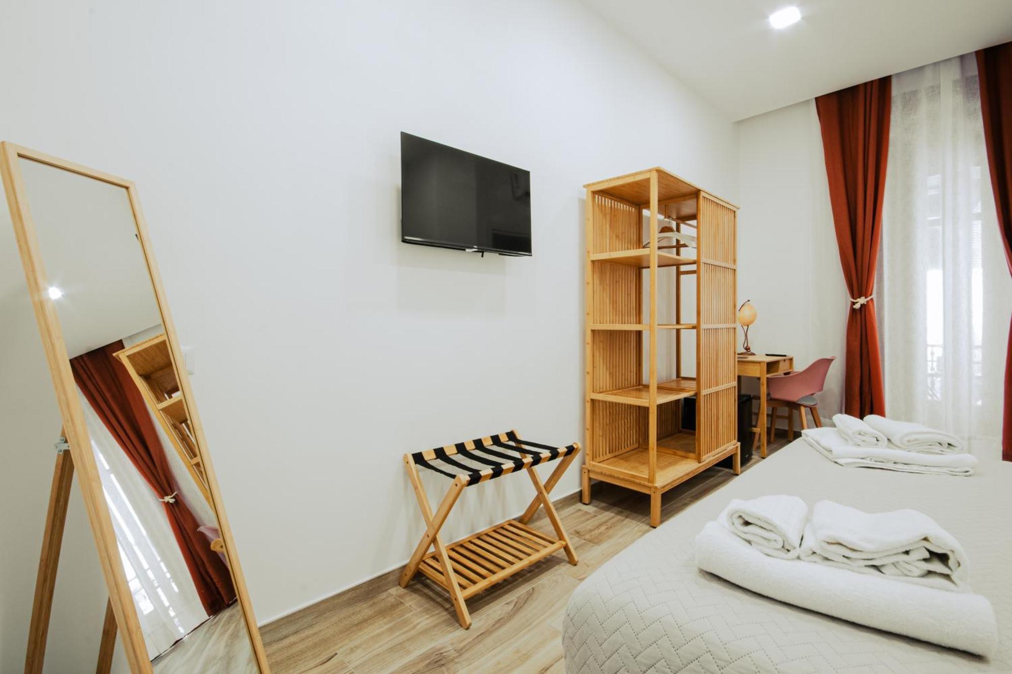 B&B Lara'S Home By I Borbone Neapel Exteriör bild