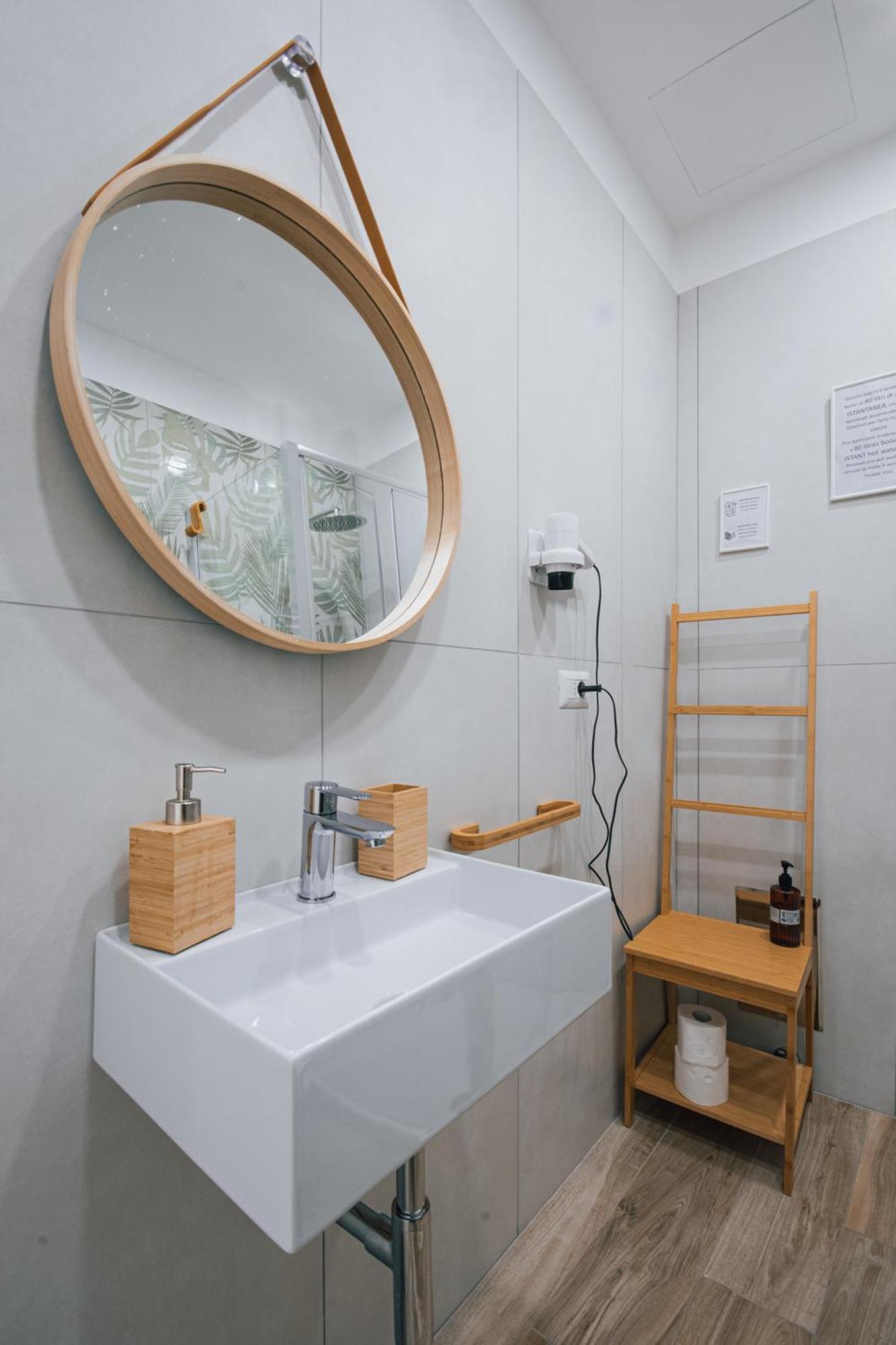 B&B Lara'S Home By I Borbone Neapel Exteriör bild
