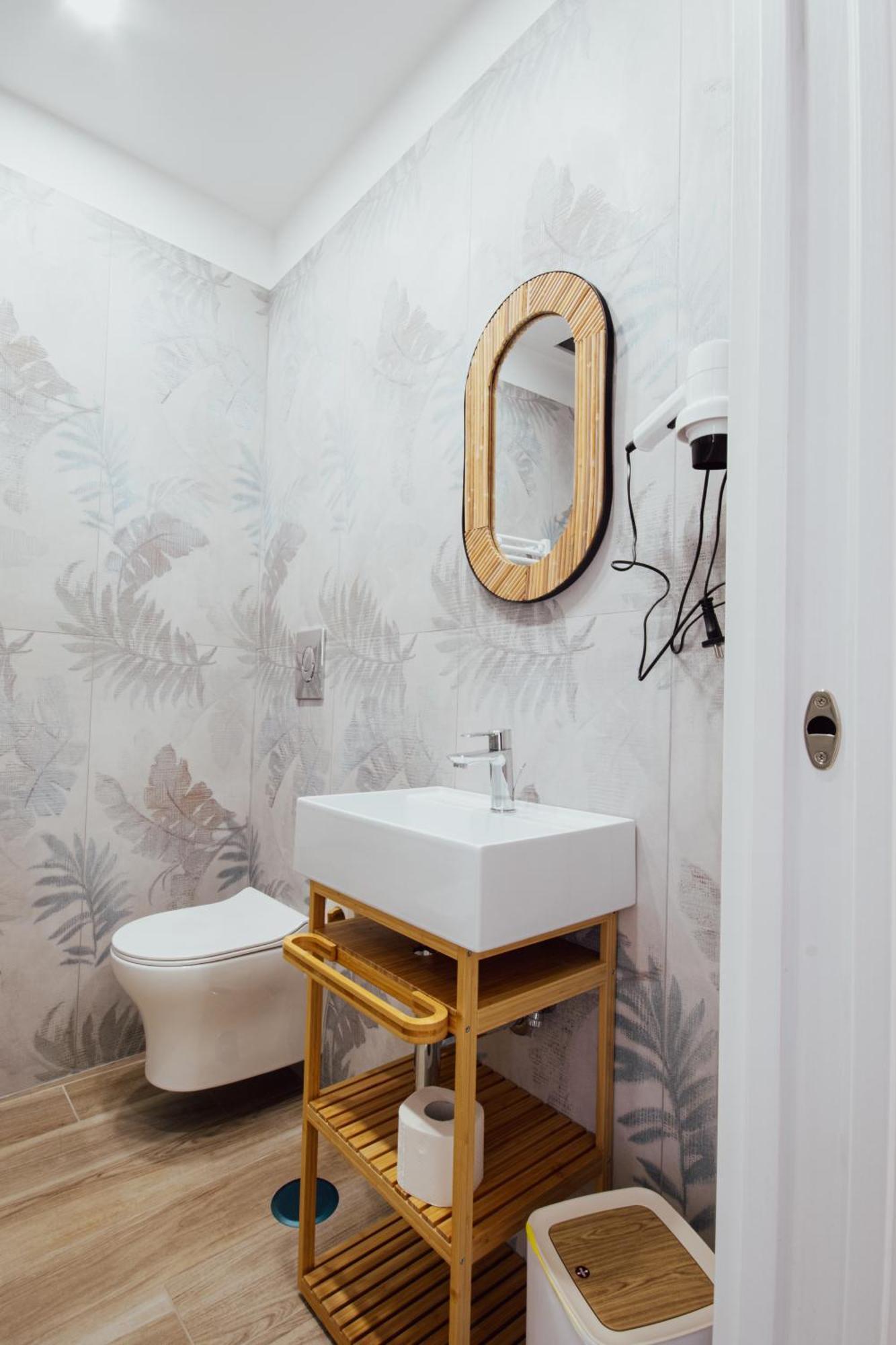 B&B Lara'S Home By I Borbone Neapel Exteriör bild