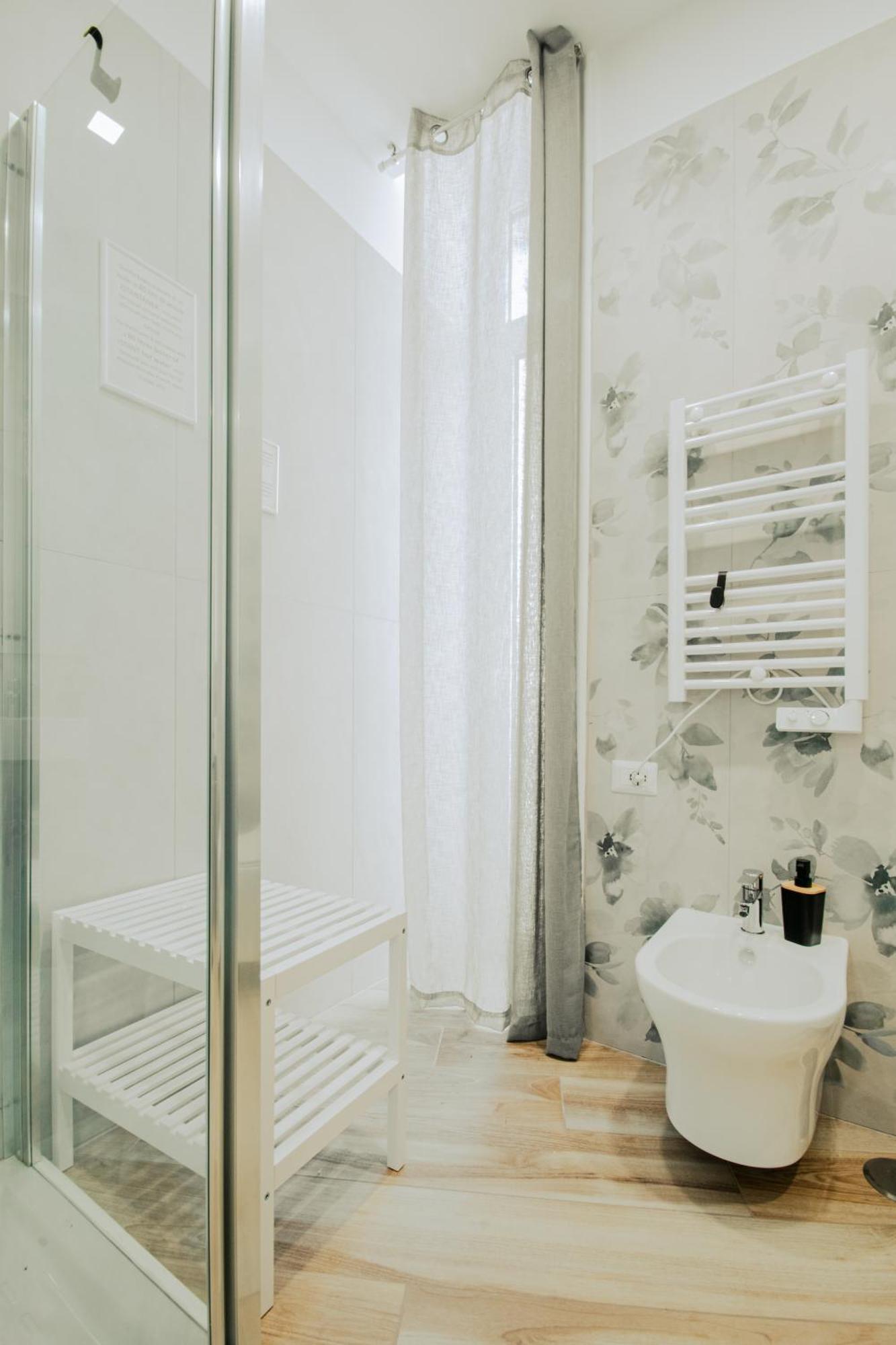 B&B Lara'S Home By I Borbone Neapel Exteriör bild