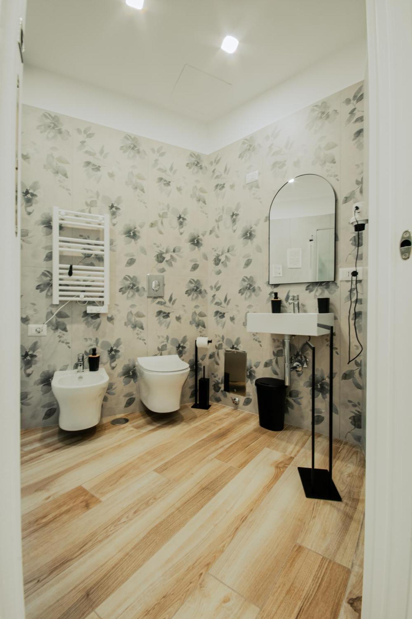 B&B Lara'S Home By I Borbone Neapel Exteriör bild
